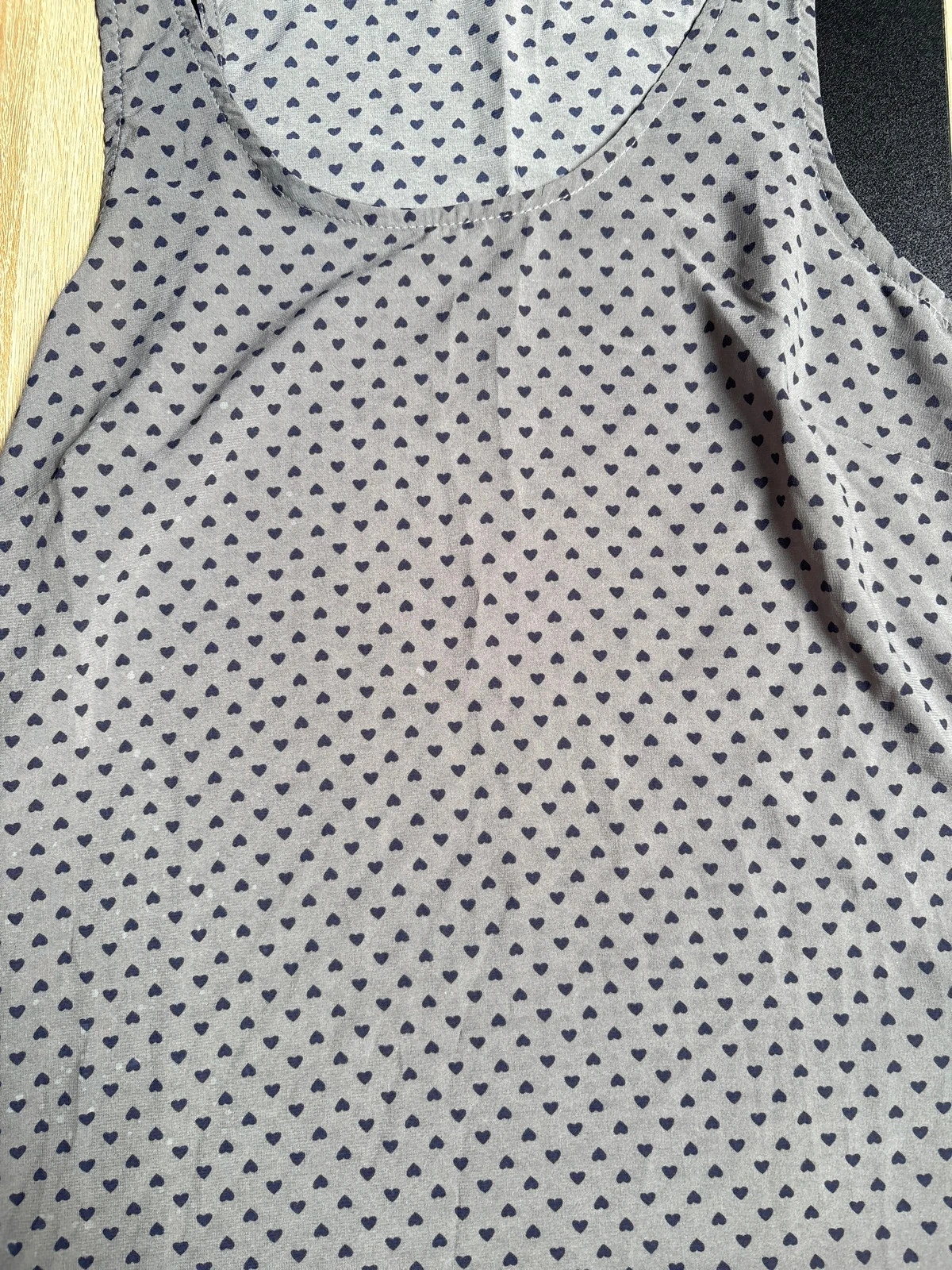 Top ligero con estampado de corazones talla S – photo 3